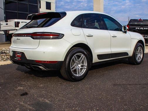 2020 Porsche Macan Base