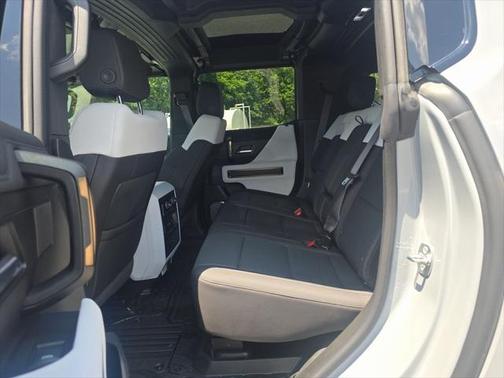 2024 GMC HUMMER EV SUV 2X