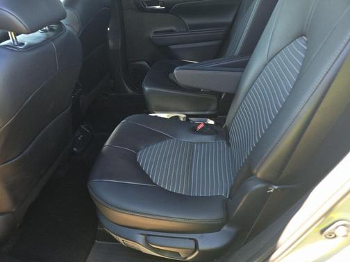 2025 Toyota Highlander XSE