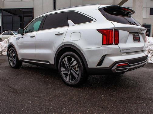 2024 Kia Sorento Plug-In Hybrid SX Prestige