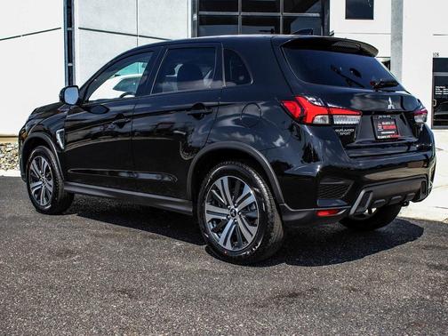 2025 Mitsubishi Outlander Sport SE