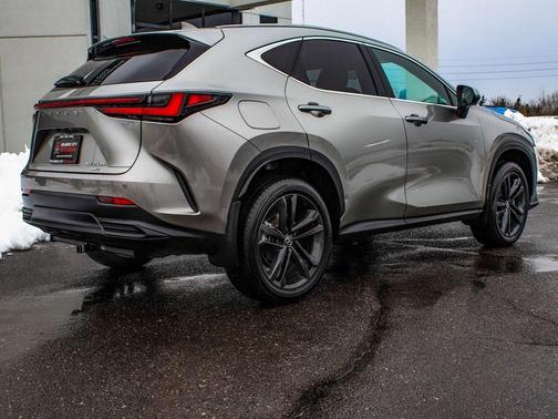 2024 Lexus NX 450h+ Luxury