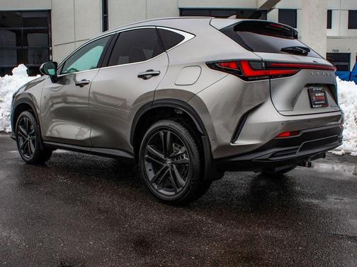 2024 Lexus NX 450h+ Luxury