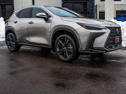2024 Lexus NX 450h+ Luxury