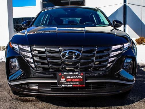 2023 Hyundai TUCSON SE