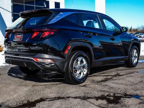 2023 Hyundai TUCSON SE