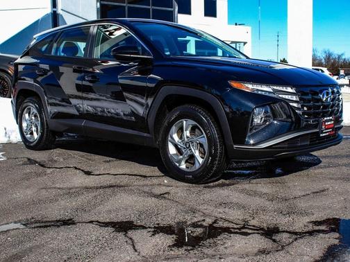 2023 Hyundai TUCSON SE