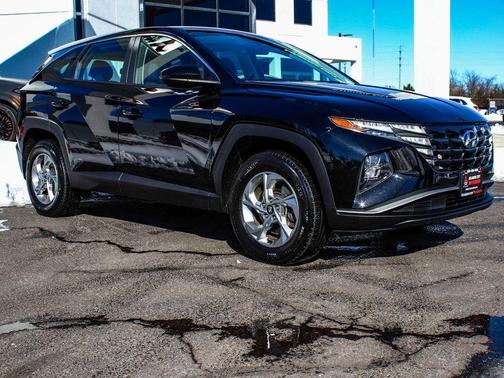 2023 Hyundai TUCSON SE