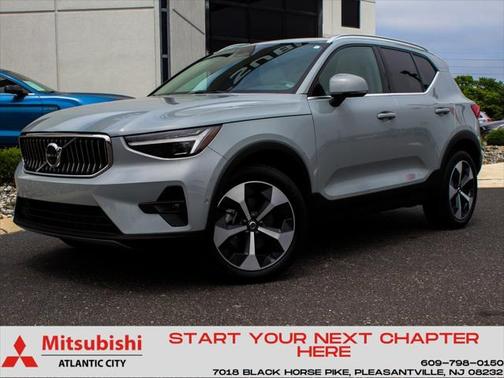 2024 Volvo XC40 B5 Plus Bright Theme