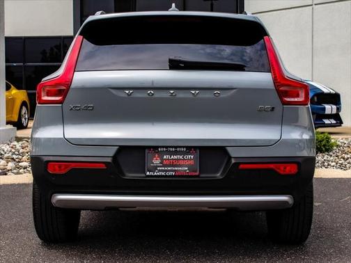2024 Volvo XC40 B5 Plus Bright Theme