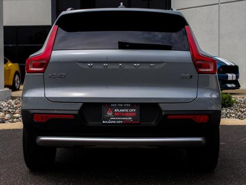 2024 Volvo XC40 B5 Plus Bright Theme
