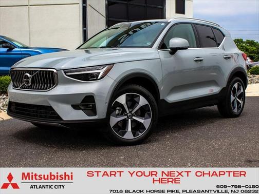 2024 Volvo XC40 B5 Plus Bright Theme