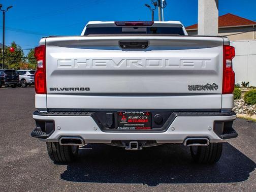 Pearl 2022 Chevrolet Silverado 1500 High Country