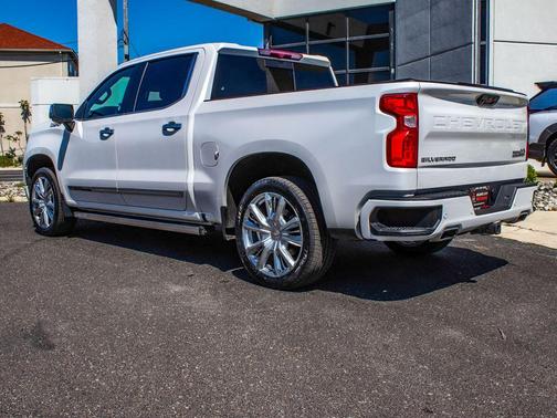 Pearl 2022 Chevrolet Silverado 1500 High Country