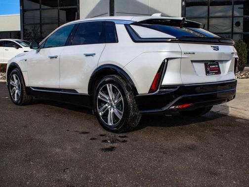 2024 Cadillac LYRIQ Tech