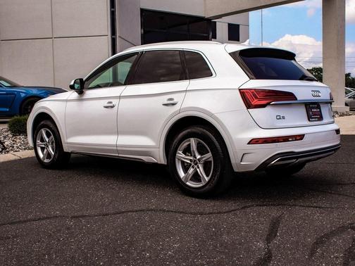 2023 Audi Q5 40 Premium