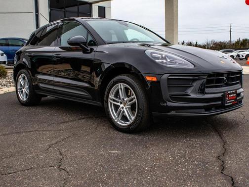 2023 Porsche Macan Base