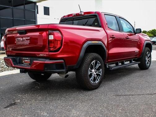 2024 GMC Canyon Base