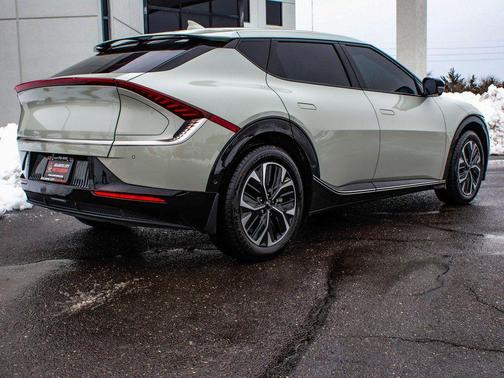 2024 Kia EV6 Wind