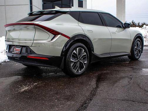 2024 Kia EV6 Wind