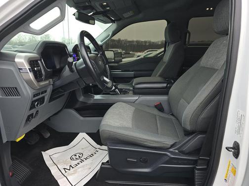 Oxford White 2022 Ford F-150 Lightning XLT