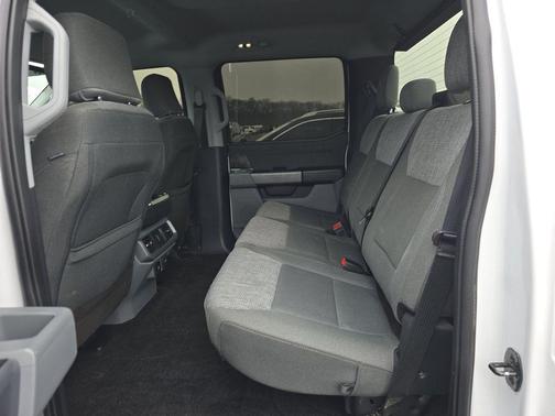 Oxford White 2022 Ford F-150 Lightning XLT