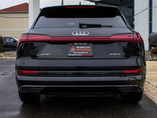 2022 Audi e-tron Premium
