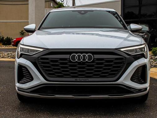 2024 Audi Q8 e-tron Premium Plus