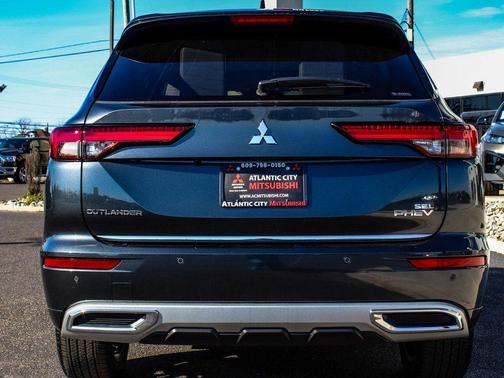 Graphite Gray 2025 Mitsubishi Outlander PHEV SEL
