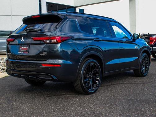 2025 Mitsubishi Outlander PHEV SEL