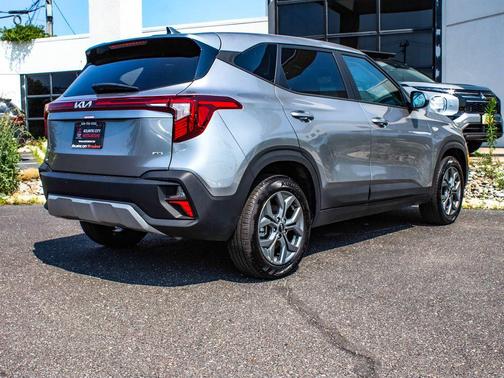 Steel Gray 2025 Kia Seltos LX