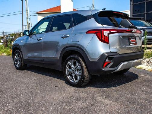 Steel Gray 2025 Kia Seltos LX