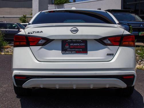 Glacier White 2025 Nissan Altima 2.5 SV