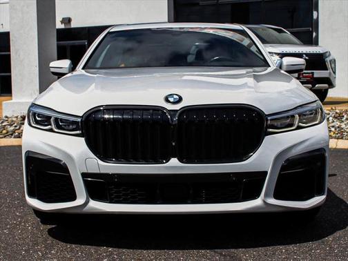 2022 BMW 750 i xDrive