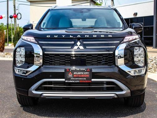 Black Diamond With Alloy Silver Roof 2025 Mitsubishi Outlander Platinum Edition S-AWC