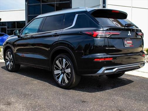 2025 Mitsubishi Outlander PLATINUM EDITION 2.5 S-AWC