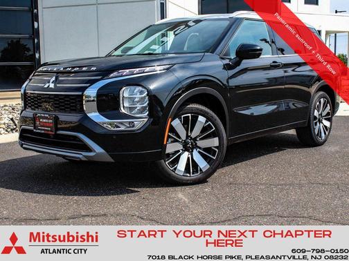 Black Diamond With Alloy Silver Roof 2025 Mitsubishi Outlander Platinum Edition S-AWC