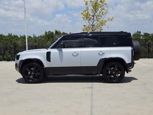 2022 Land Rover Defender 110 V8