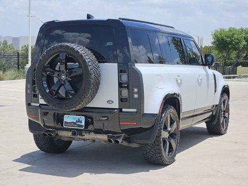 2022 Land Rover Defender 110 V8