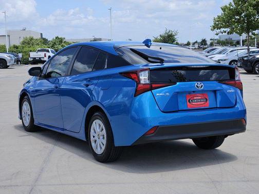2022 Toyota Prius LE