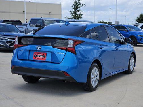 2022 Toyota Prius LE