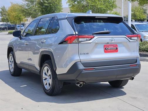 2022 Toyota RAV4 LE