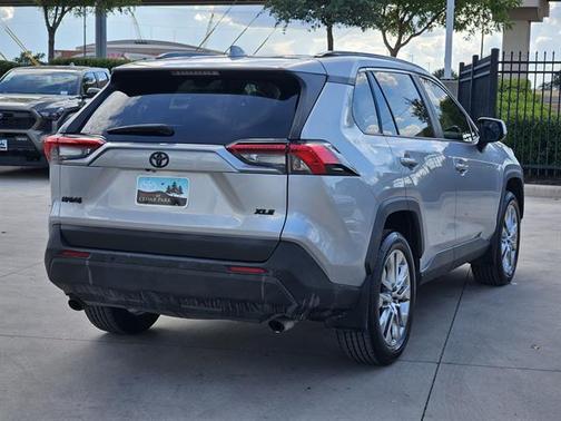 2020 Toyota RAV4 XLE Premium