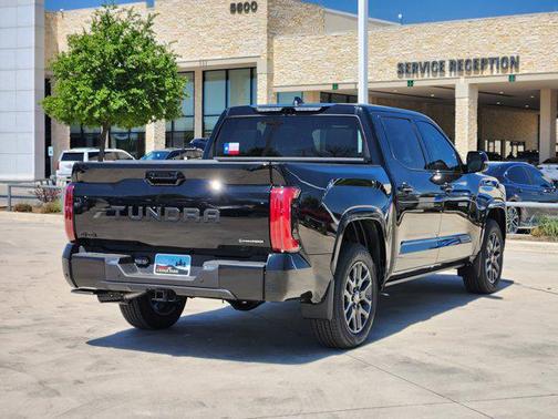 2025 Toyota Tundra Hybrid Platinum