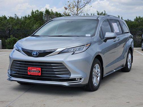 2025 Toyota Sienna Limited 7-Passenger