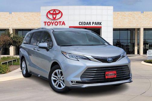 2025 Toyota Sienna Limited 7-Passenger