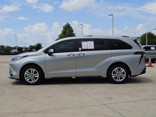 2025 Toyota Sienna Limited 7-Passenger