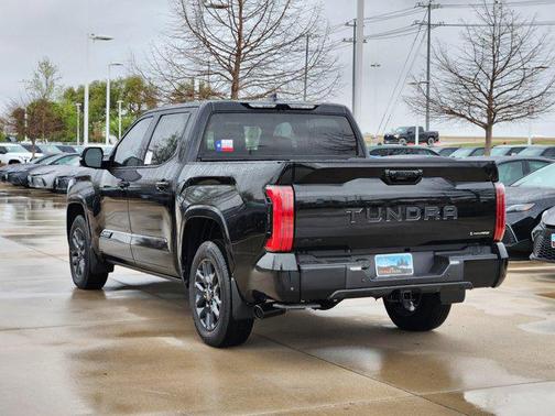 2025 Toyota Tundra Hybrid Platinum