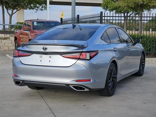 2022 Lexus ES 350 Ultra Luxury