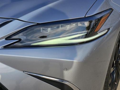 2022 Lexus ES 350 Ultra Luxury